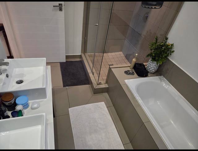 2 BEDROOM FLAT TO LET IN MORNINGSIDE